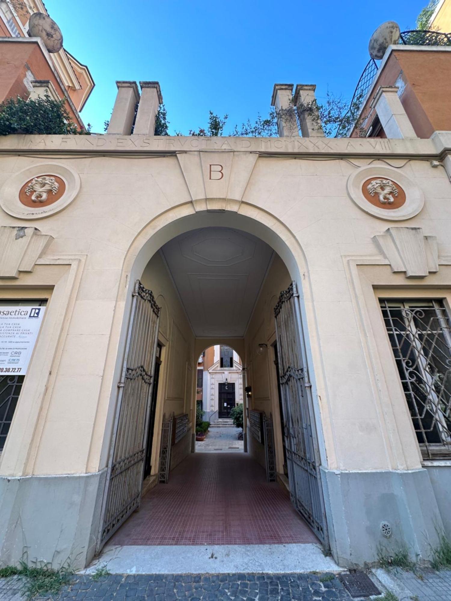 Cozy Enna Rooms - Metro Re Di Roma Exterior foto